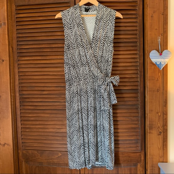 LAST CHANCE ANN TAYLOR Wrap Dress - Picture 4 of 11